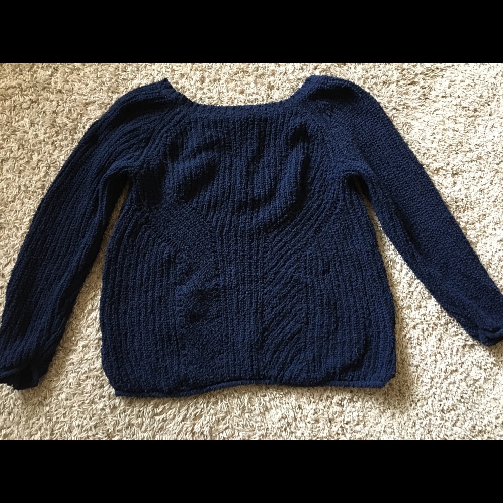 Thick navy sweater
